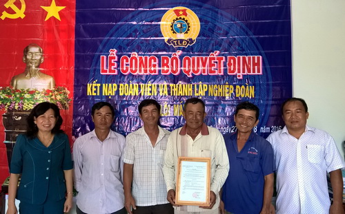 LĐLĐ huyện Bến Cầu thành lập Nghiệp đoàn xe lôi máy