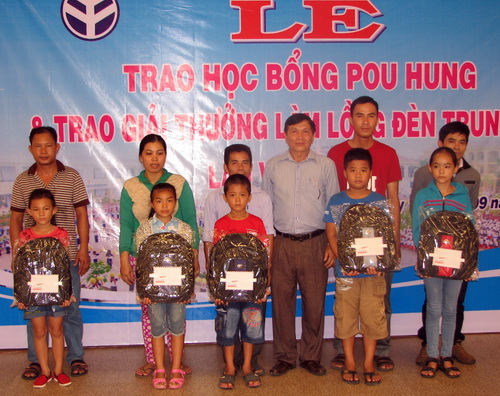 CĐCS Công ty TNHH Pou Hung Việt Nam Trao học bổng cho con CNLĐ