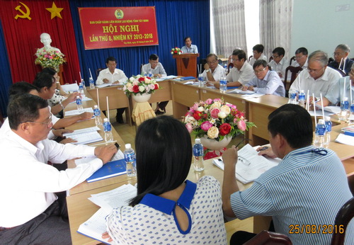 Ban Chấp hành LĐLĐ tỉnh tổ chức hội nghị lần thứ 8 nhiệm kỳ 2013-2018