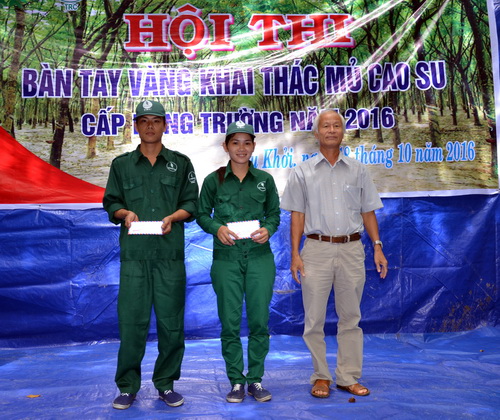 Hội thi bàn tay vàng thu hoạch mủ năm 2016