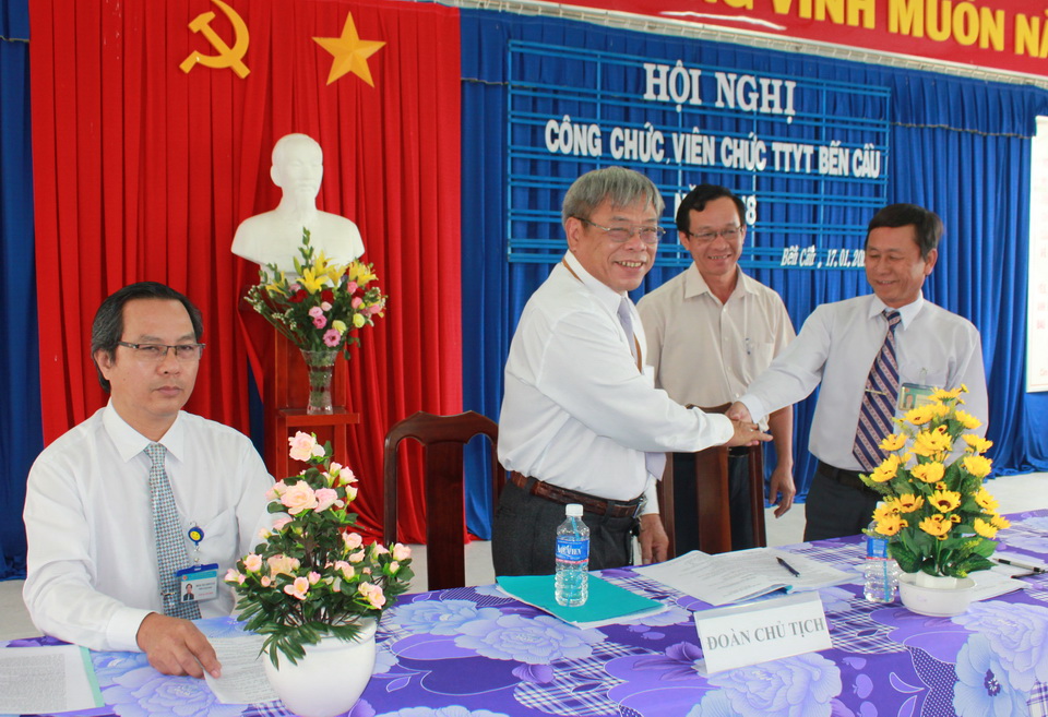 Trung tâm Y tế Bến Cầu tổ chức hội nghị CBCCVC năm 2018