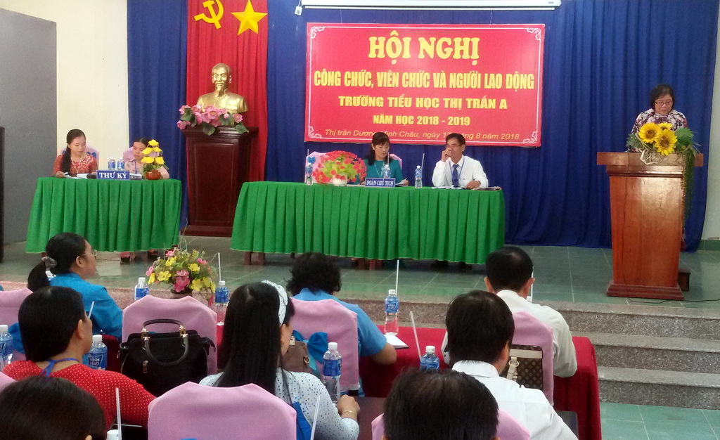 Hội nghị công chức, viên chức Trường TH Thị trấn A năm học 2018-2019