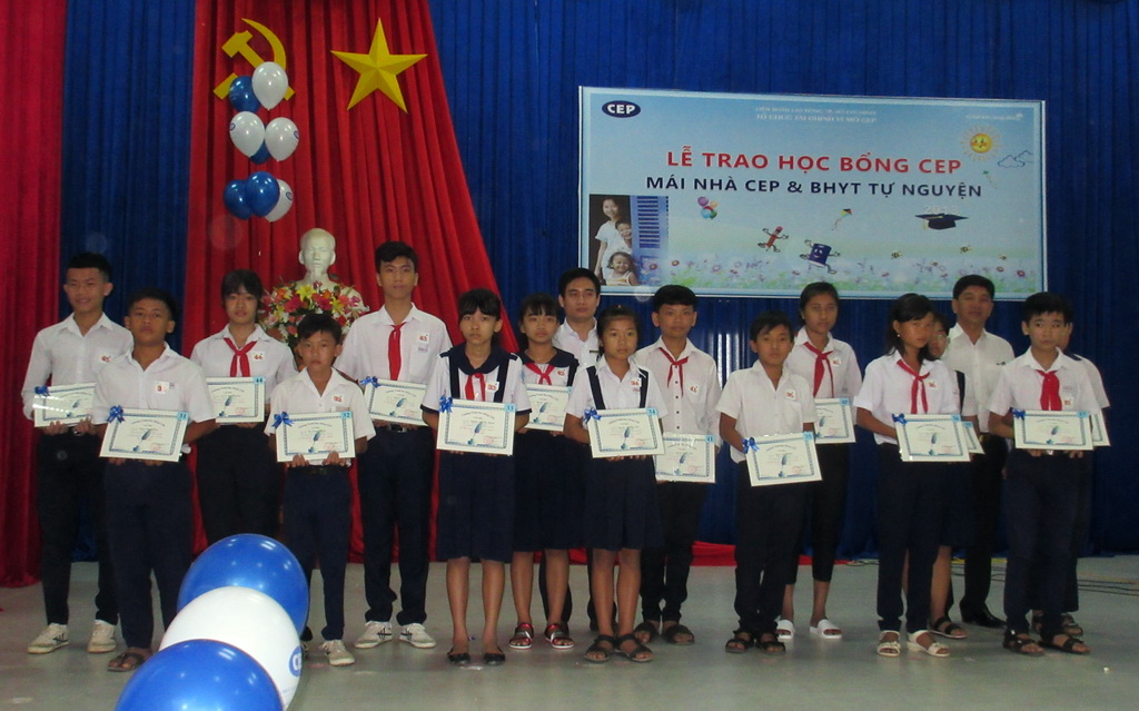 Chi nhánh CEP Tây Ninh trao học bổng năm 2018