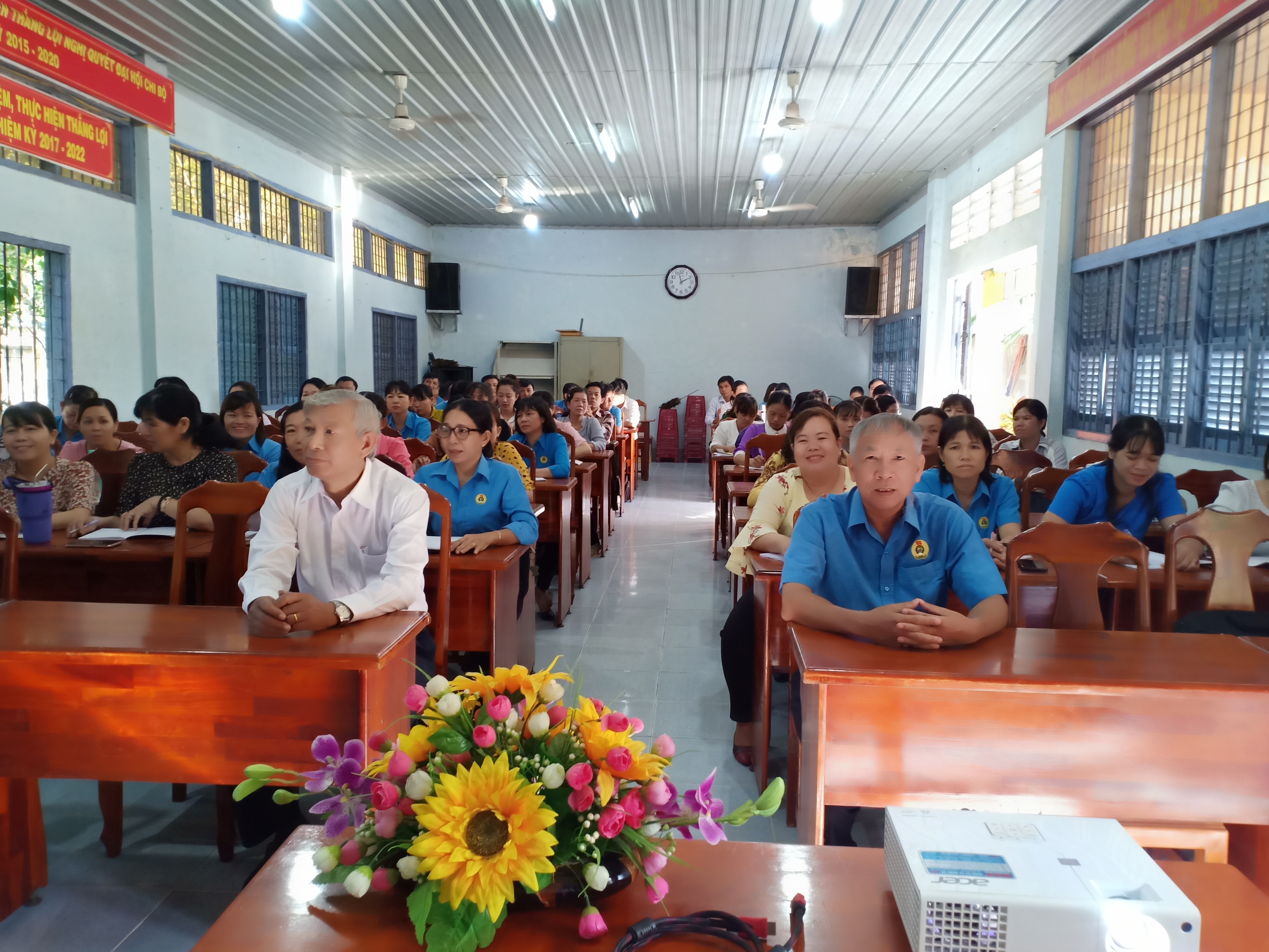 Liên đoàn Lao động huyện Dương Minh Châu  phối hợp Trung tâm Bồi dưỡng Chính trị huyện mở lớp LLCT và nghiệp vụ Công đoàn năm 2019.