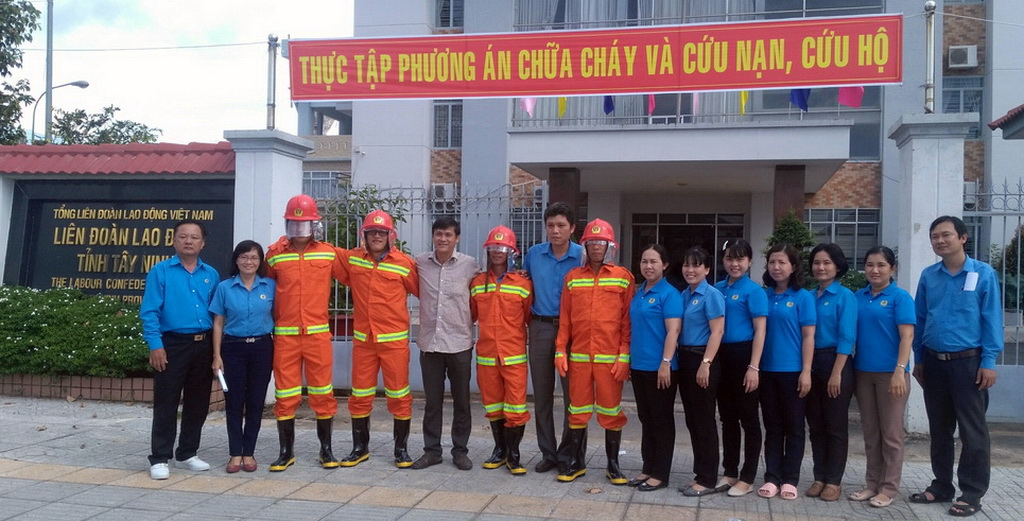 Liên đoàn Lao động tỉnh thực tập phương án chữa cháy và cứu nạn, cứu hộ năm 2019