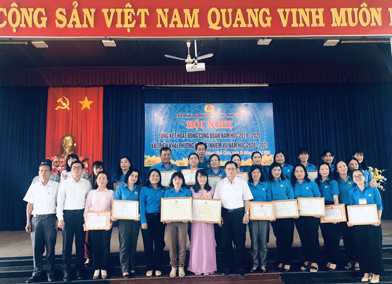 LĐLĐ huyện Dương Minh Châu tổ chức Hội nghị tổng kết hoạt động công đoàn khối trường học