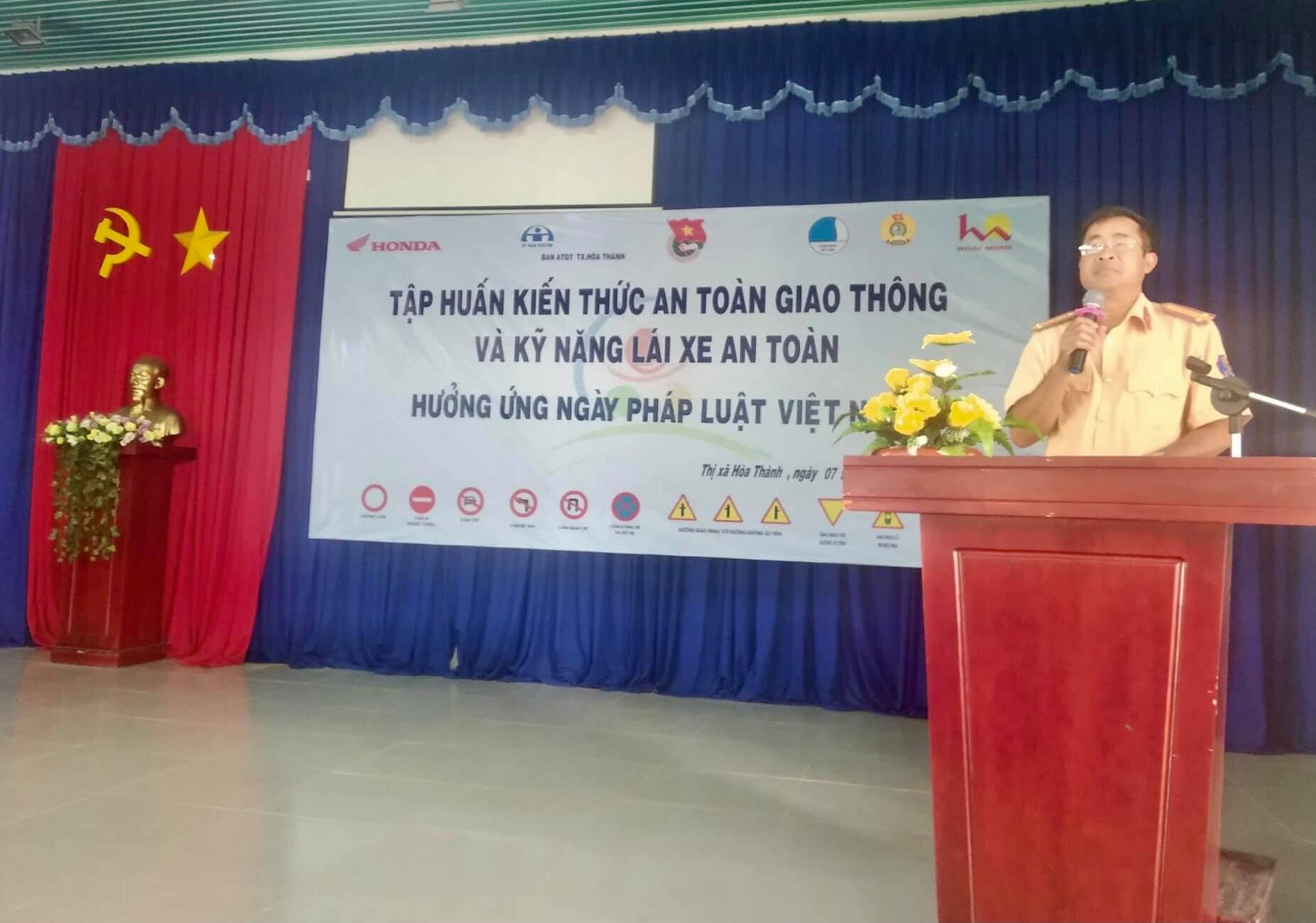 LĐLĐ thị xã Hòa Thành tổ chức Ngày hội Lái xe an toàn năm 2020