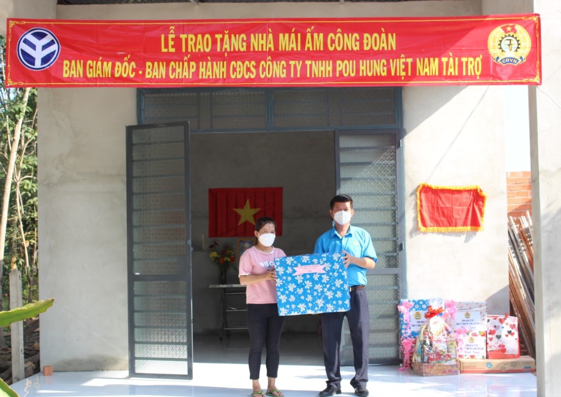 Công ty TNHH Pou Hung VN trao tặng 02 “Mái ấm Công đoàn”