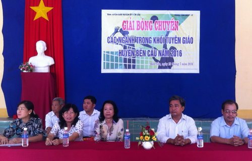 Giải bóng chuyền kỷ niệm các ngày lễ lớn năm 2016