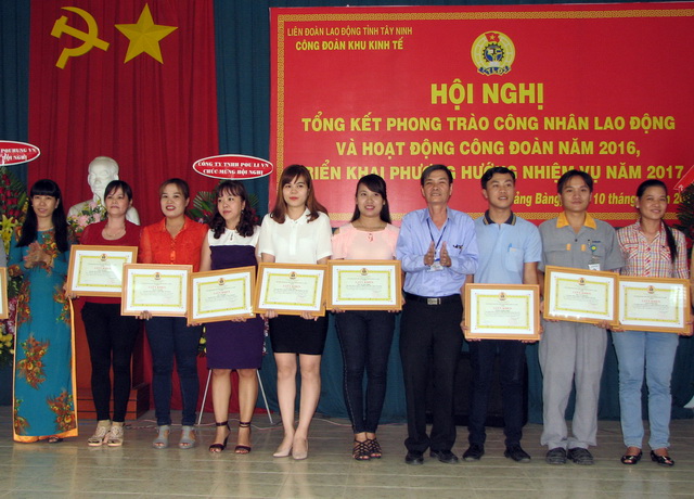 Công đoàn Khu kinh tế tỉnh tổng kết hoạt động công đoàn năm 2016