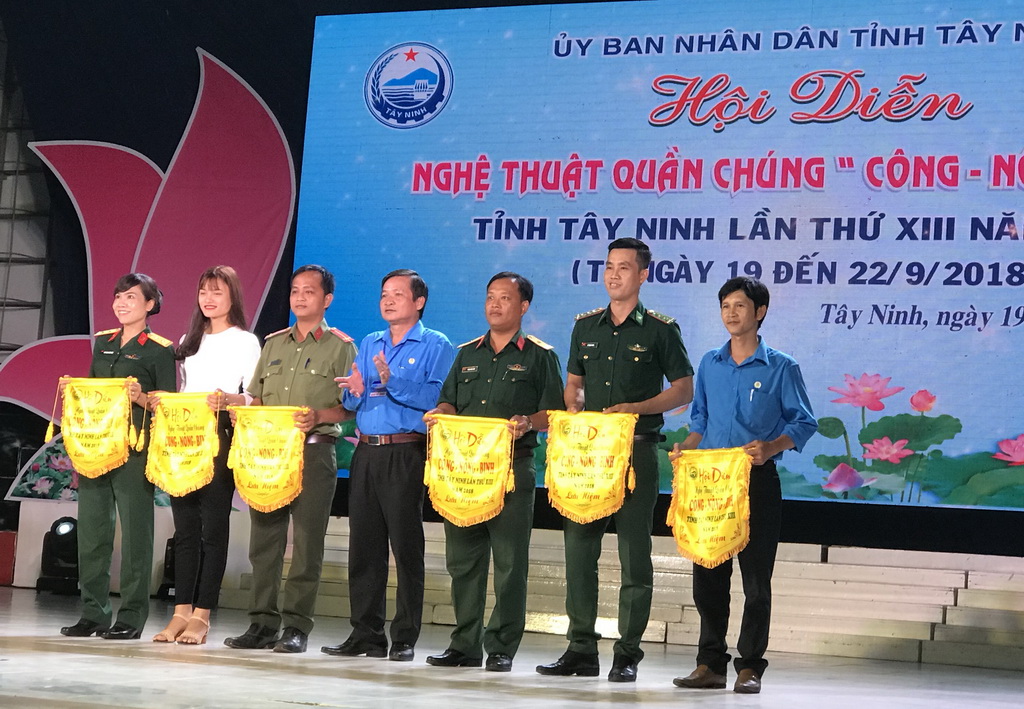 Đoàn CNVCLĐ tỉnh tham gia Hội diễn nghệ thuật quần chúng Công – Nông –Binh năm 2018