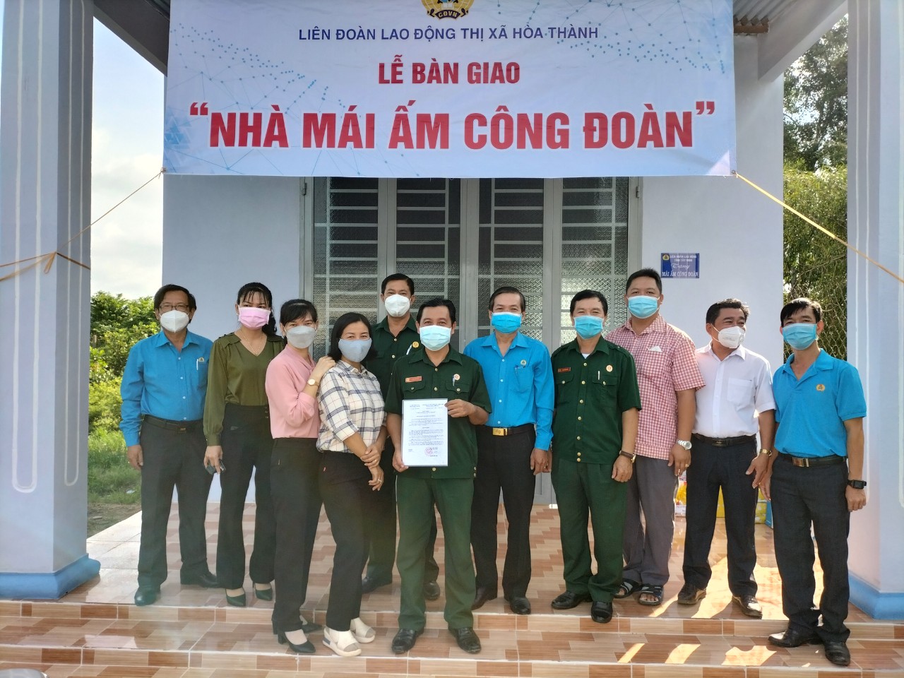 LĐLĐ thị xã Hòa Thành trao nhà “Mái ấm công đoàn” năm 2021