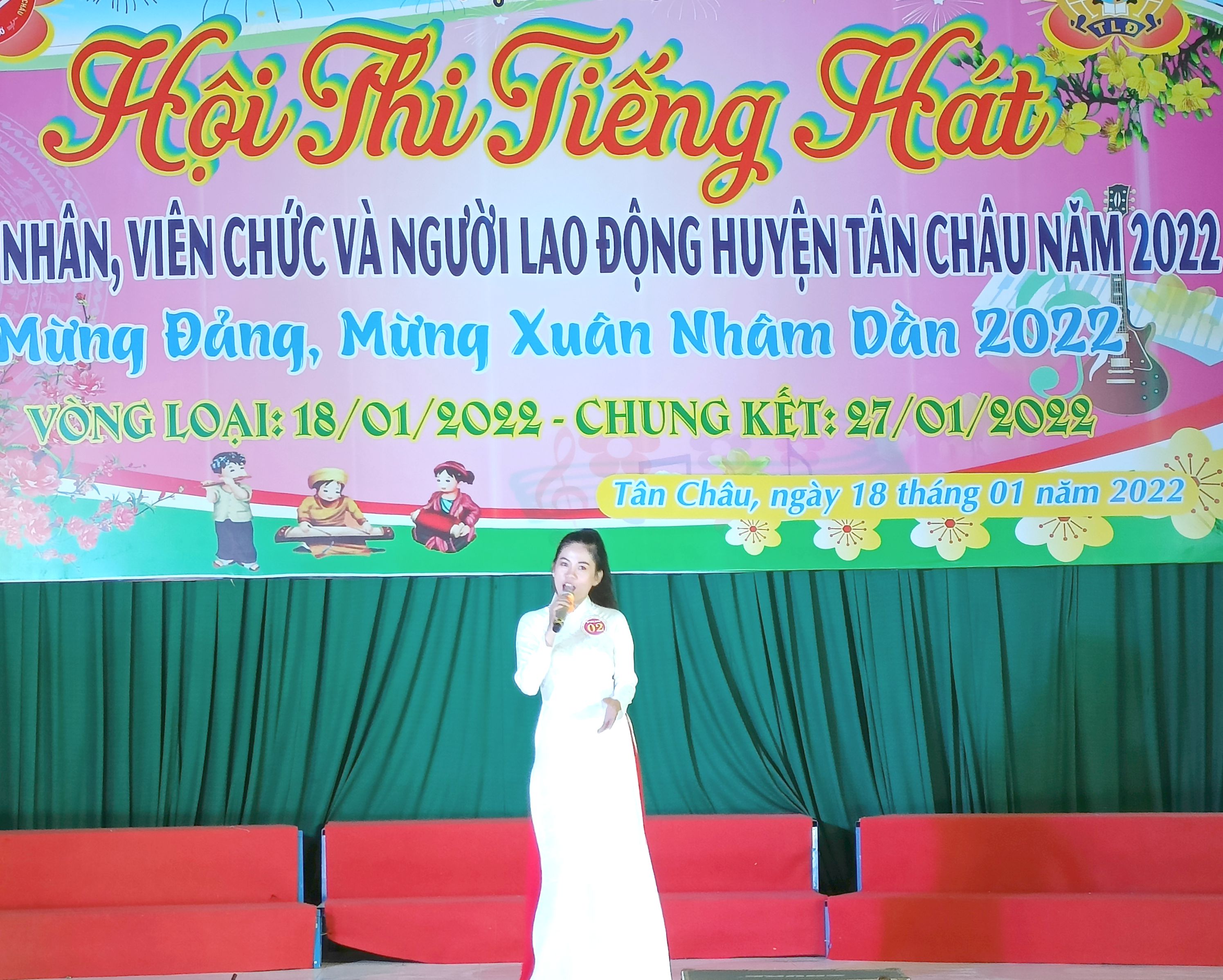 Khai mạc Hội thi tiếng hát CNVCLĐ huyện Tân Châu Xuân 2022