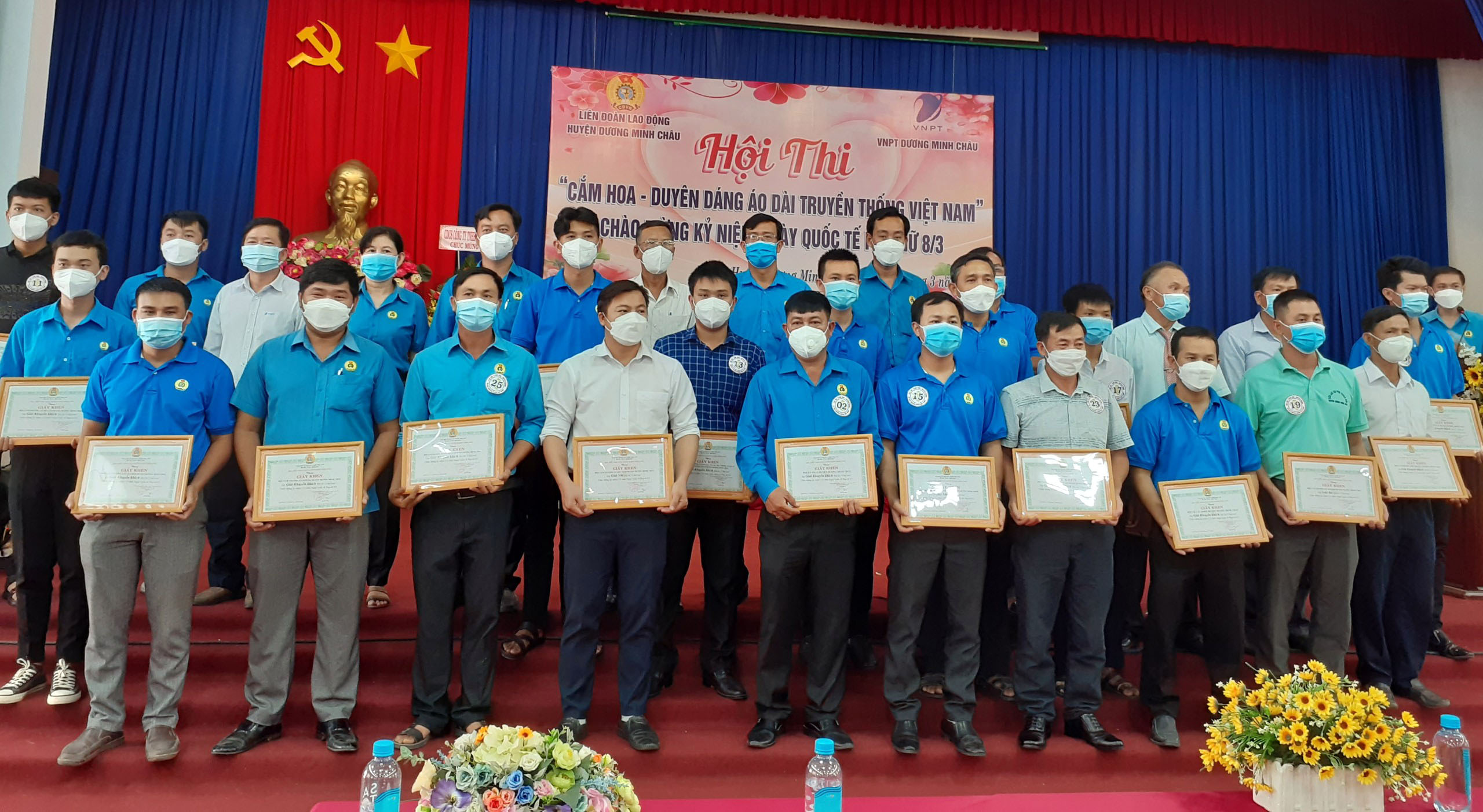 Dương Minh Châu tổ chức Hội thi “Cắm hoa và Duyên dáng áo dài truyền thống Việt Nam”