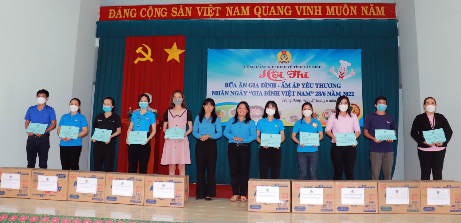 Hội thi “Bữa ăn gia đình - Ấm áp yêu thương” nhân ngày Gia đình Việt Nam