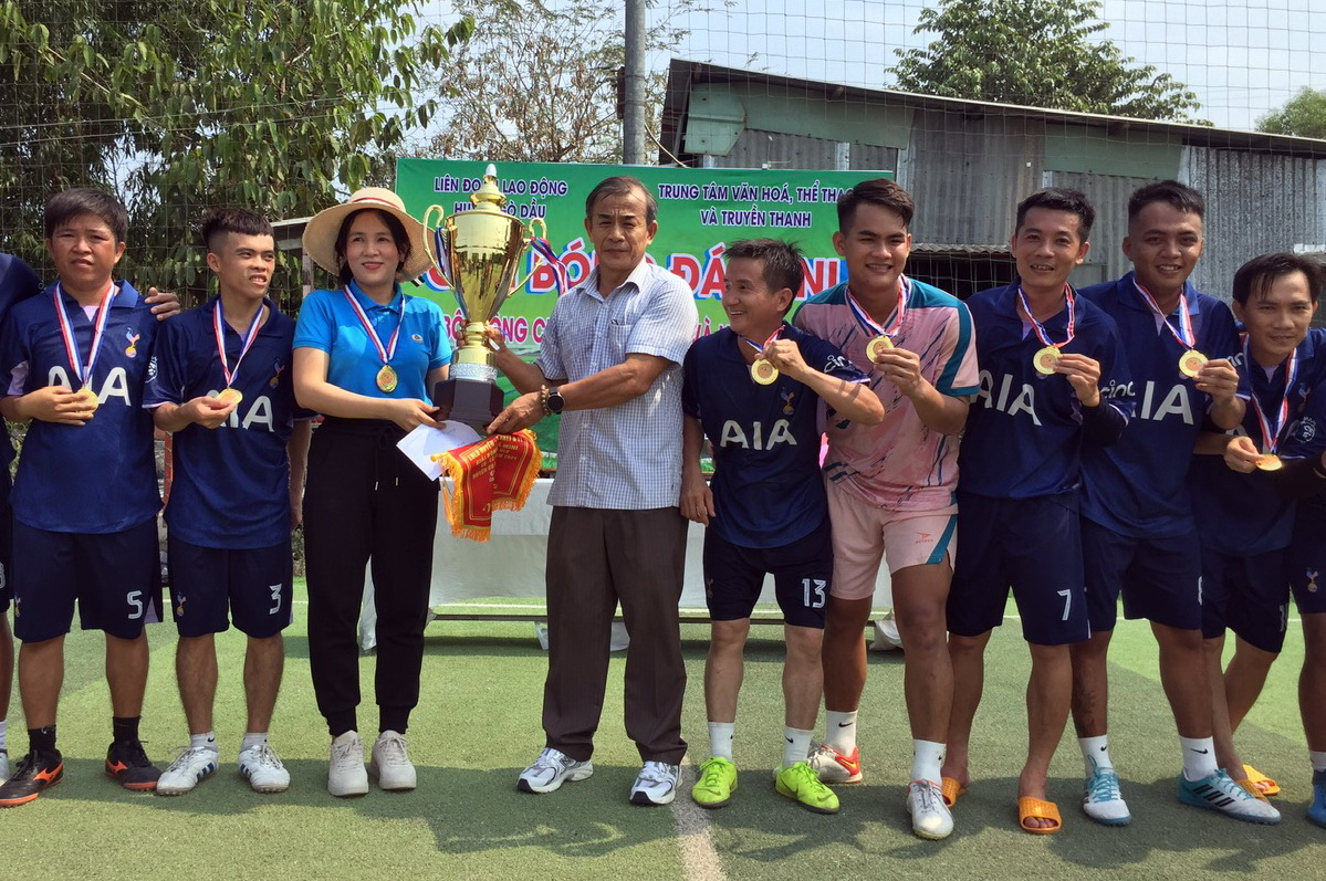 Đội CĐCS Cty CPCN Federal Bay vô địch giải bóng đá CNVCLĐ huyện Gò Dầu